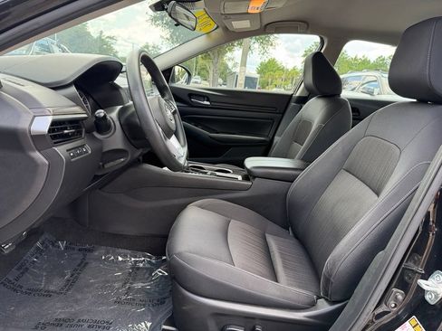 Used 2024 Nissan Altima 2.5 SV FWD image 15