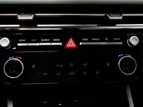 Used 2025 Hyundai Santa Cruz SEL FWD image 30