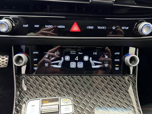 Certified 2026 Genesis GV70 3.5T Sport Prestige AWD/4WD image 19