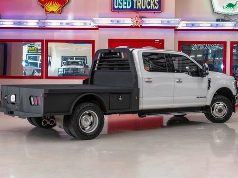 Used 2020 Ford F350 Lariat w/ Lariat Ultimate Package image 3