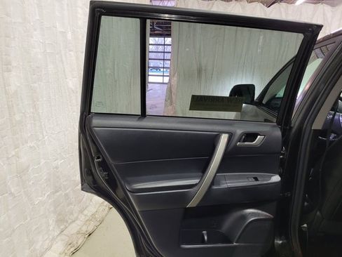 Used 2012 Toyota Highlander 4WD image 44