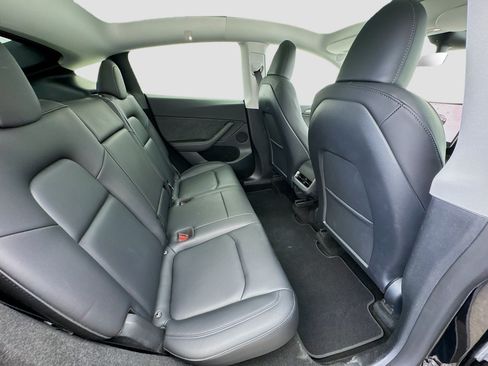 Used 2023 Tesla Model Y Performance AWD/4WD image 19