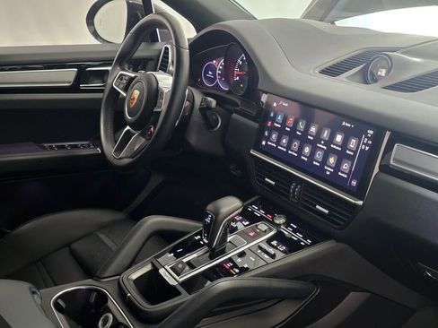 Certified 2023 Porsche Cayenne Platinum Edition AWD/4WD image 28