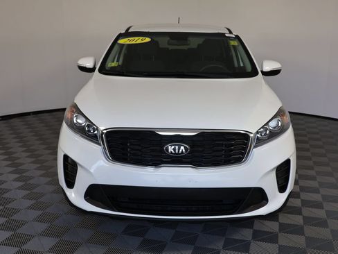Used 2019 Kia Sorento AWD image 3