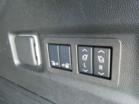 Certified 2024 Chevrolet Tahoe High Country w/ Advanced Technology Package AWD/4WD image 21