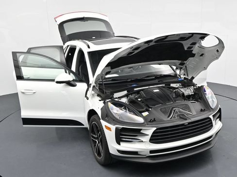Certified 2021 Porsche Macan S AWD/4WD image 21