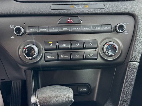 Used 2020 Kia Sportage LX image 15