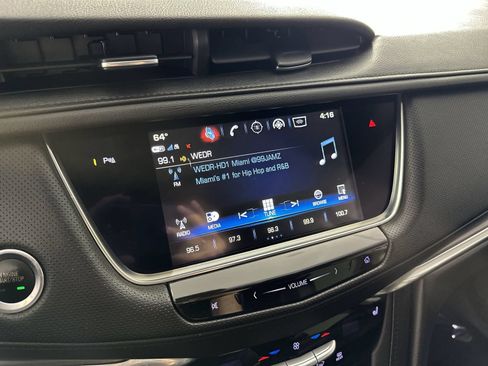 Used 2018 Cadillac XT5 Luxury w/ Driver Awareness Package FWD image 16