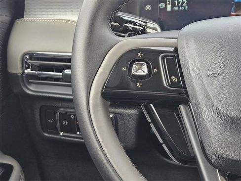 New 2026 Lincoln Corsair Premiere image 26