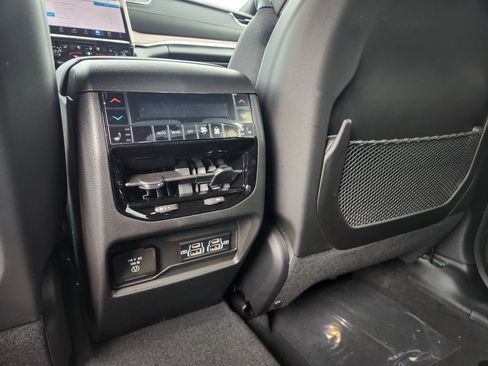 New 2025 Jeep Grand Cherokee Summit w/ Obsidian Package image 10