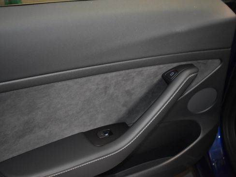 Used 2023 Tesla Model 3 Standard Range RWD image 12