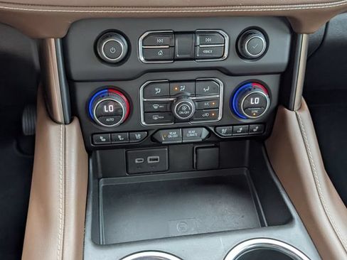 Used 2023 Chevrolet Tahoe High Country AWD/4WD image 10