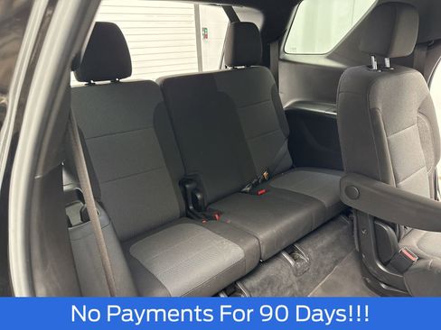 Used 2022 Chevrolet Traverse LT image 35