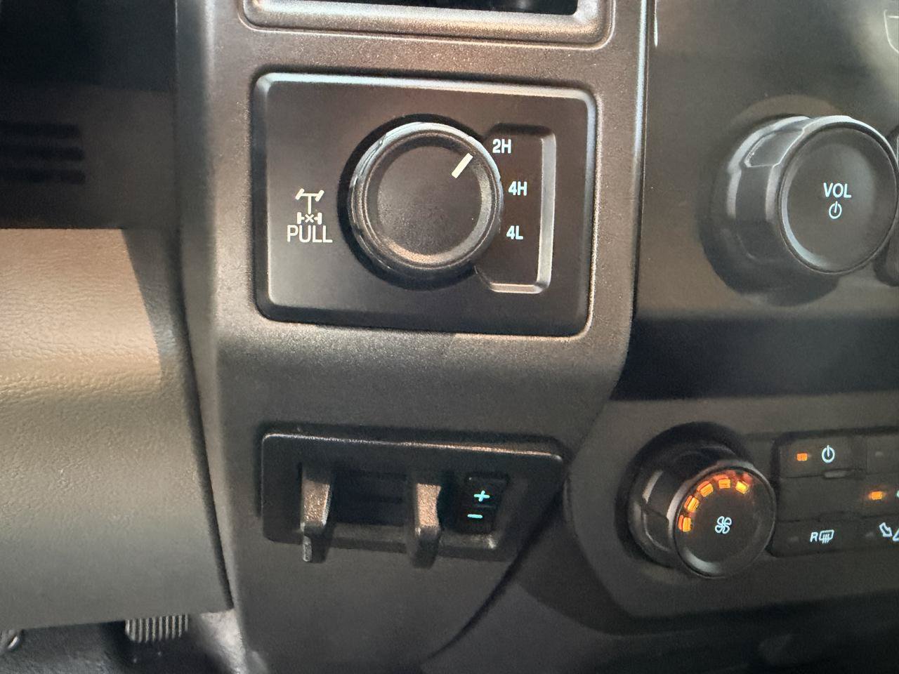 Used 2020 Ford F250 XL w/ Power Equipment Group AWD/4WD image 25
