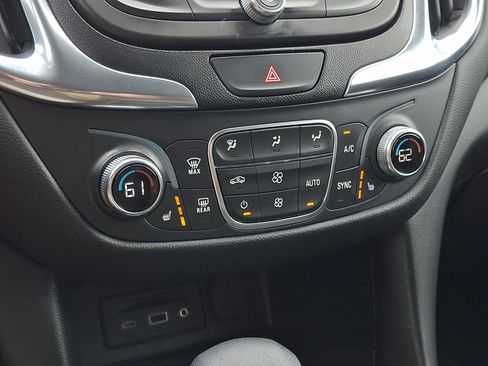 Used 2021 Chevrolet Equinox LT AWD/4WD image 17