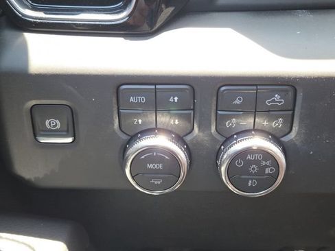 New 2026 GMC Sierra 1500 Denali w/ Technology Package AWD/4WD image 15
