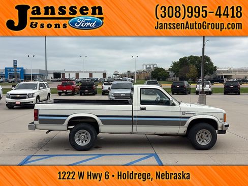 Used 1987 Dodge Dakota 4x4 Regular Cab image 5