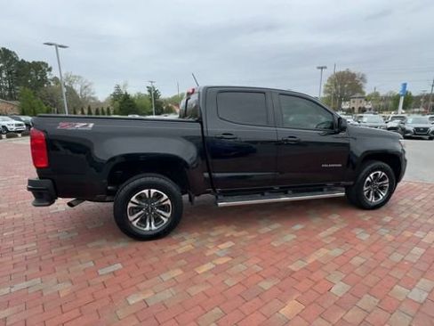 Used 2021 Chevrolet Colorado Z71 AWD/4WD image 3