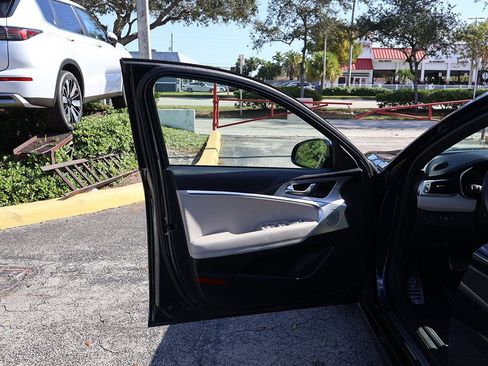 Used 2023 Genesis G70 3.3T w/ Sport Advanced Package image 26