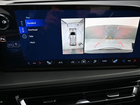 New 2026 Chevrolet Traverse LT FWD image 17