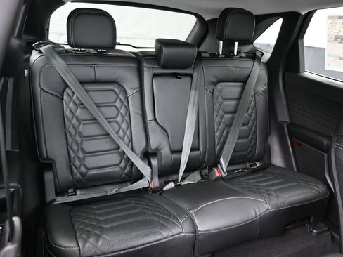New 2024 Ford Escape SE w/ PHEV Premium Package FWD image 13