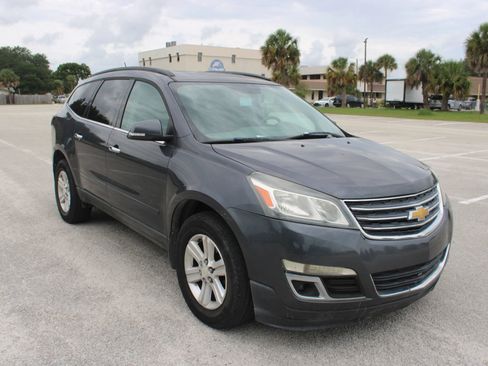 Used 2014 Chevrolet Traverse LT FWD image 17