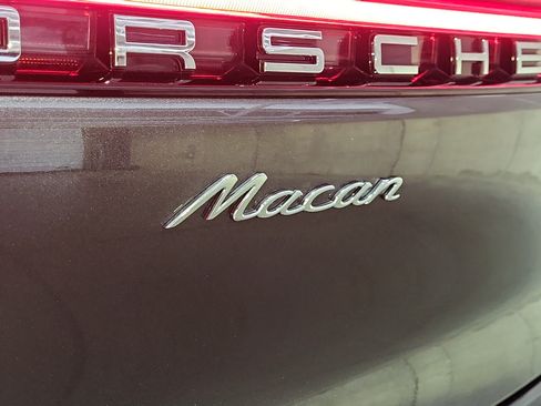 Certified 2026 Porsche Macan AWD/4WD image 16