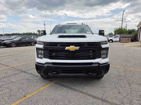 Used 2024 Chevrolet Silverado 3500 W/T w/ Snow Plow Prep Package AWD/4WD image 4