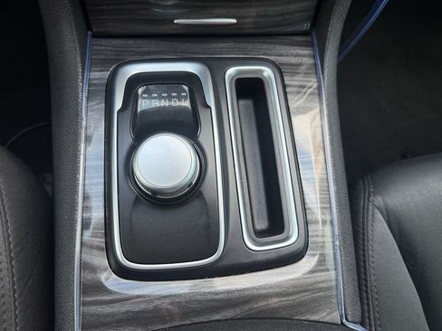 Used 2019 Chrysler 300 Touring w/ Sport Appearance Package RWD image 28