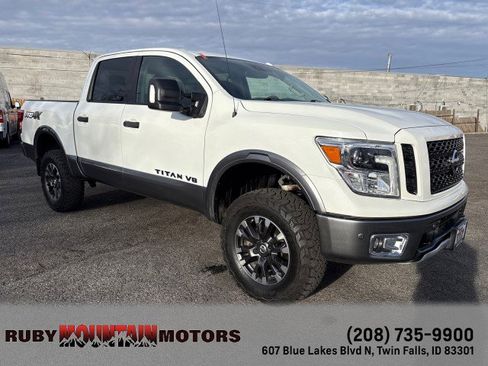 Used 2018 Nissan Titan PRO-4X w/ Pro-4x Convenience Package image 3