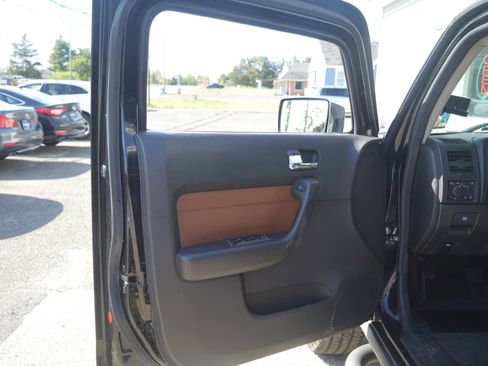Used 2006 HUMMER H3 image 22