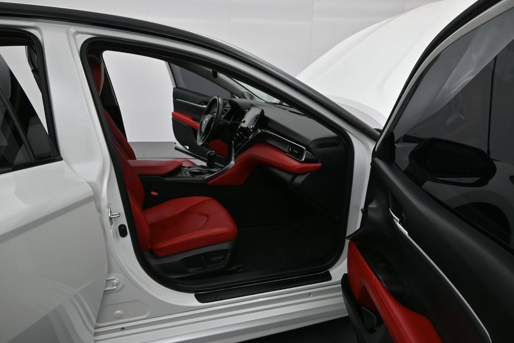 Used 2022 Toyota Camry XSE w/ Navigation Package FWD image 18