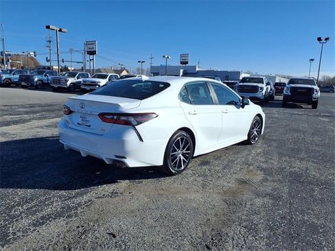 Used 2023 Toyota Camry SE image 14