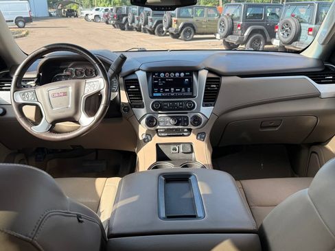 Used 2019 GMC Yukon SLT w/ Open Road Package RWD image 46
