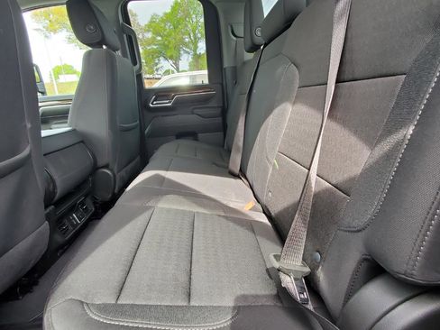 Used 2024 GMC Sierra 2500 SLE w/ SLE Convenience Package image 5