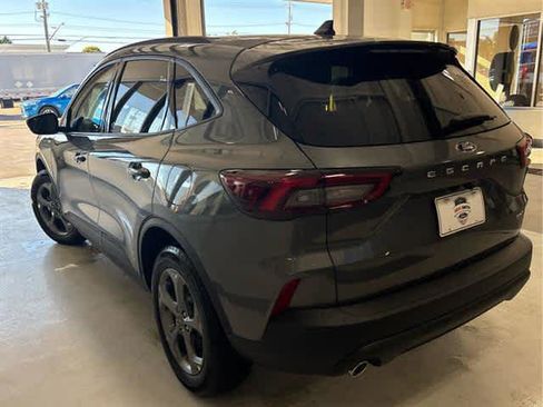 New 2025 Ford Escape ST-Line w/ Cold Weather Package image 4