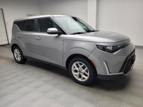 Used 2023 Kia Soul LX w/ Option Group 015 FWD image 11