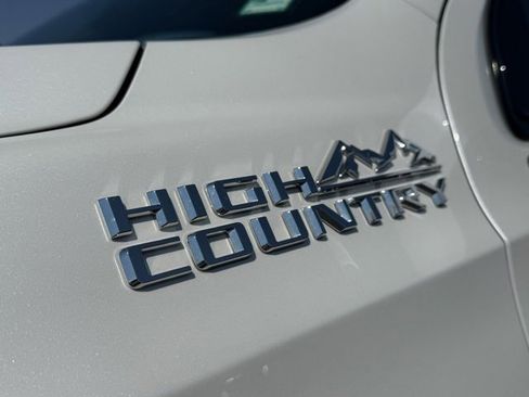 Used 2021 Chevrolet Tahoe High Country image 11