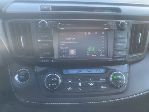 Used 2018 Toyota RAV4 XLE image 18