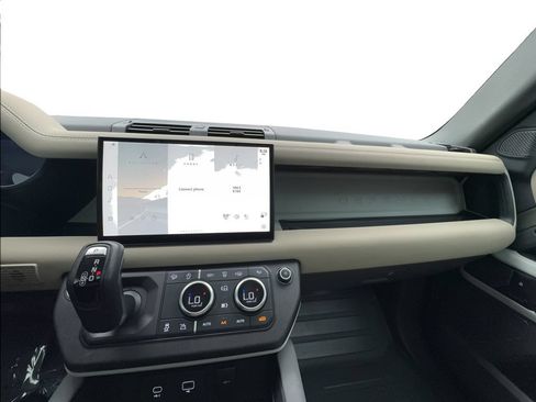Used 2022 Land Rover Defender 110 S AWD/4WD image 44