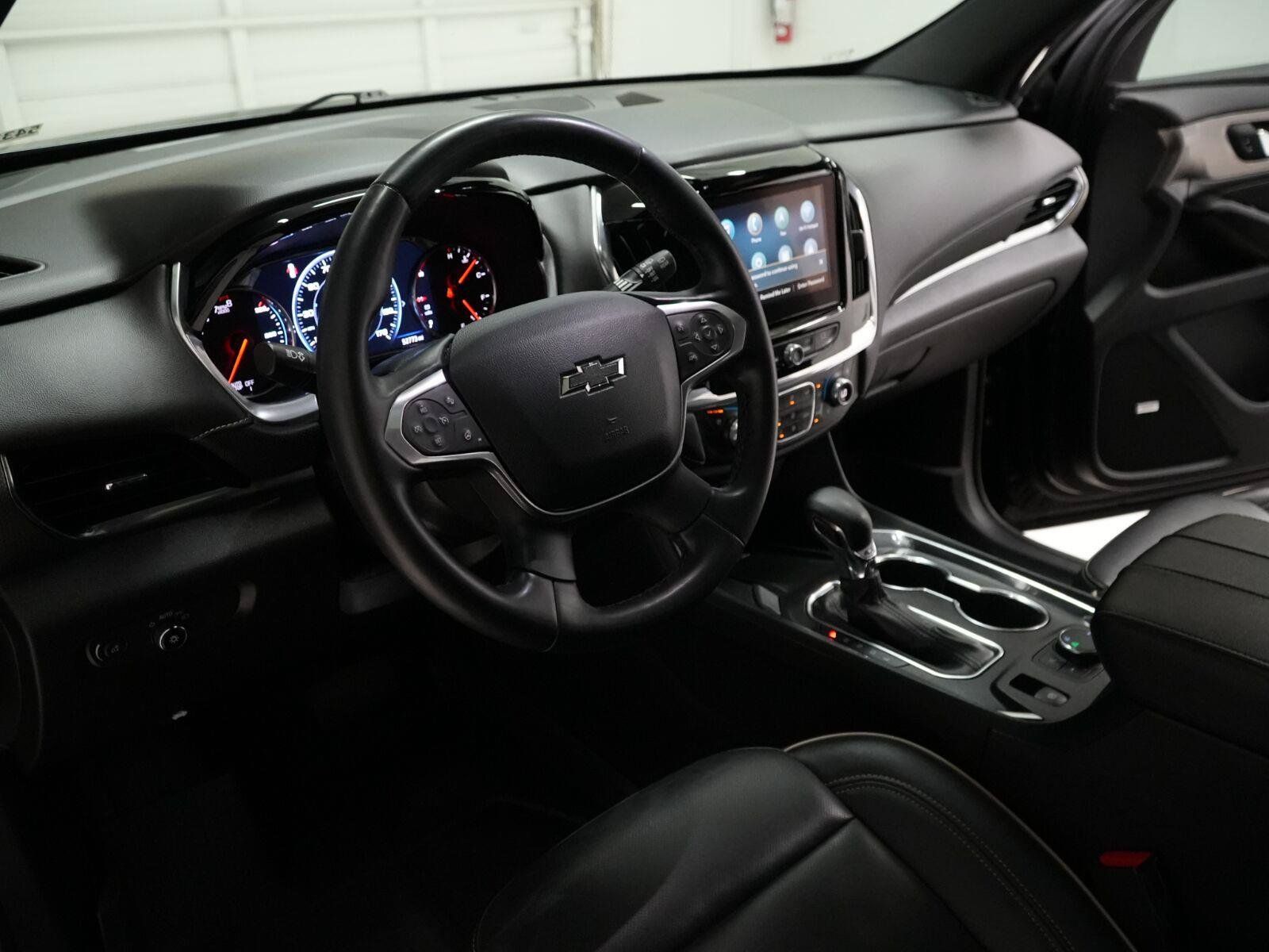 Used 2023 Chevrolet Traverse Premier w/ Redline Edition FWD image 14