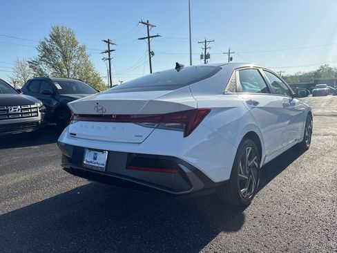 New 2026 Hyundai Elantra Limited FWD image 5