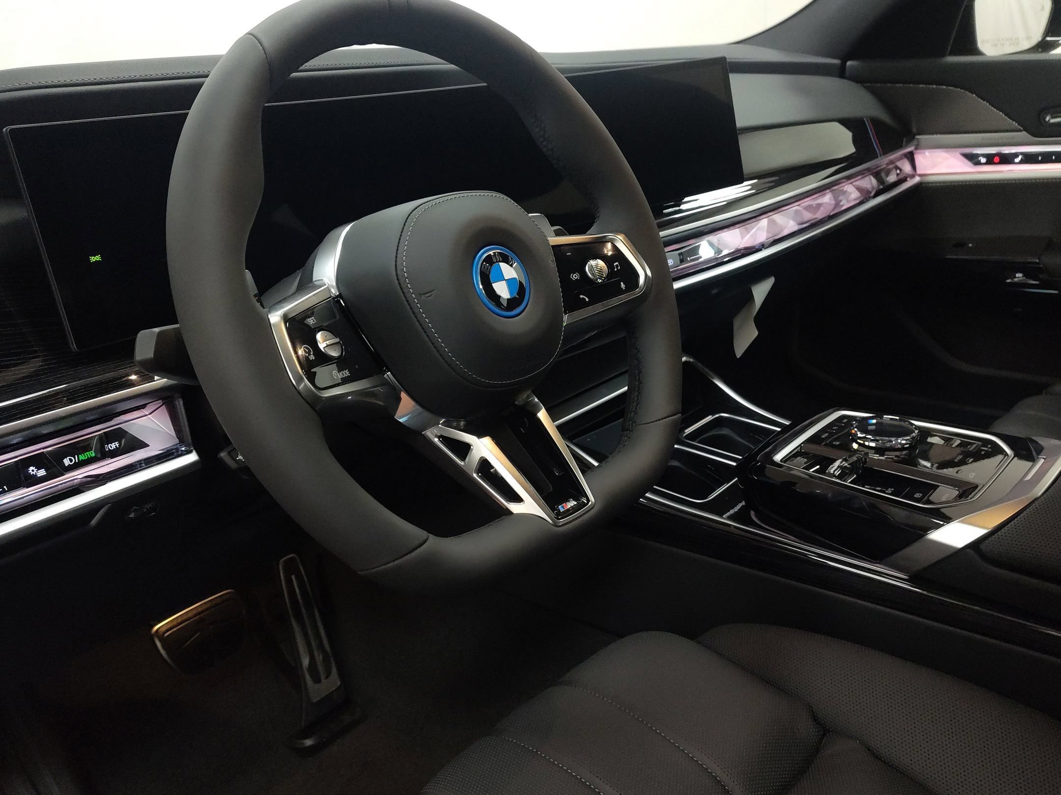 Used 2026 BMW 750e xDrive w/ Executive Package AWD/4WD image 10