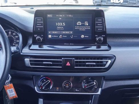 Certified 2022 Kia Seltos LX image 10