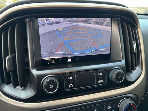 Used 2022 GMC Canyon Denali image 28