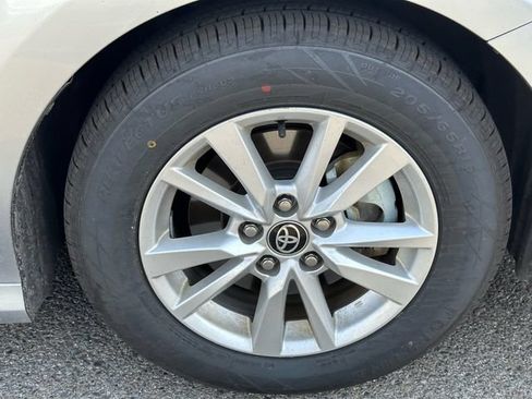 Used 2025 Toyota Camry LE FWD image 16