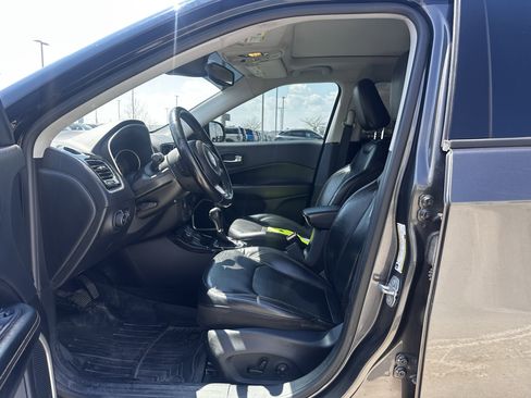 Used 2018 Jeep Compass Limited w/ Navigation Group AWD/4WD image 7