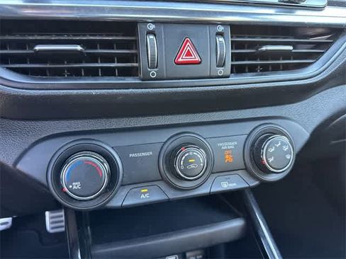 Used 2021 Kia Forte GT-Line image 21