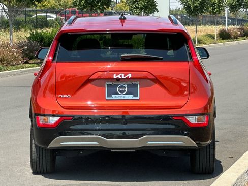 Used 2023 Kia Niro Wind FWD image 4