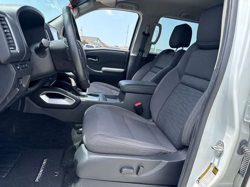 Used 2024 Nissan Frontier SV w/ SV Convenience Package RWD image 18